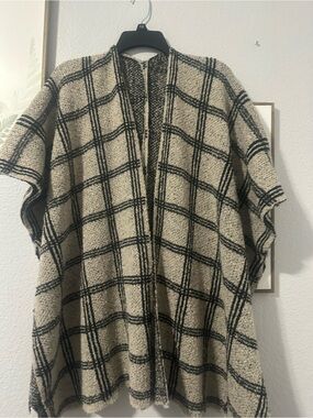 Open-Front Plaid Poncho in Beige and Black